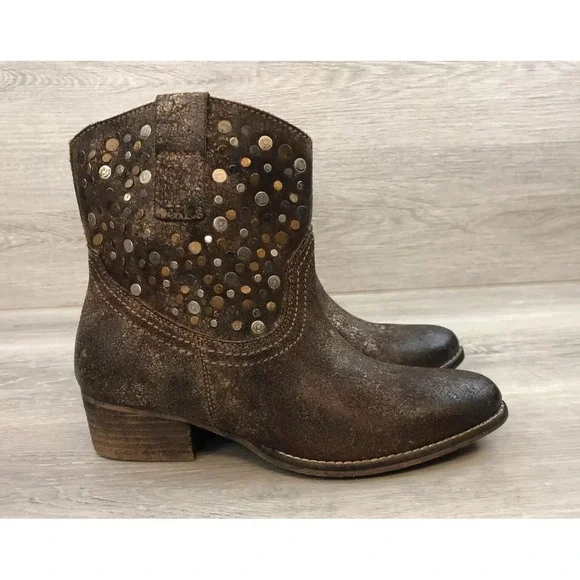 Diba True Flying Solo Women's Brown Leather 6.5 Studded Ankle Western Pull On - Picture 1 of 11